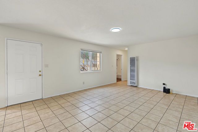7704 S Grand Avenue, Los Angeles, CA 90003