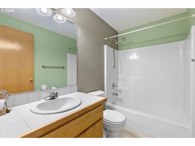 18267 Sw LONGACRE St, Beaverton, OR 97003