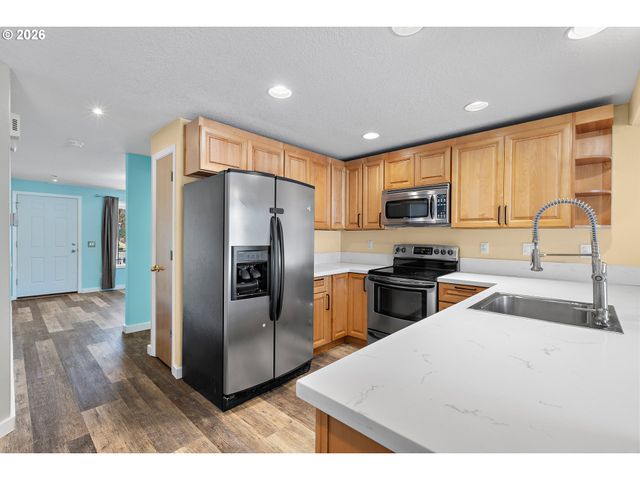 18267 Sw LONGACRE St, Beaverton, OR 97003