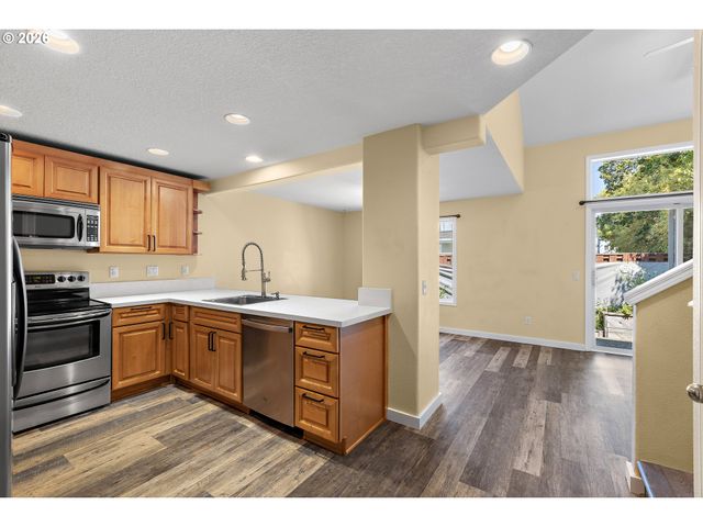 18267 Sw LONGACRE St, Beaverton, OR 97003