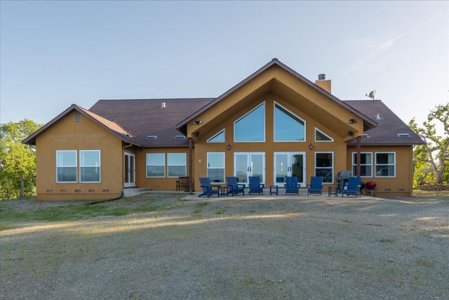 6399 Filly Ln, Angels Camp, CA 95222