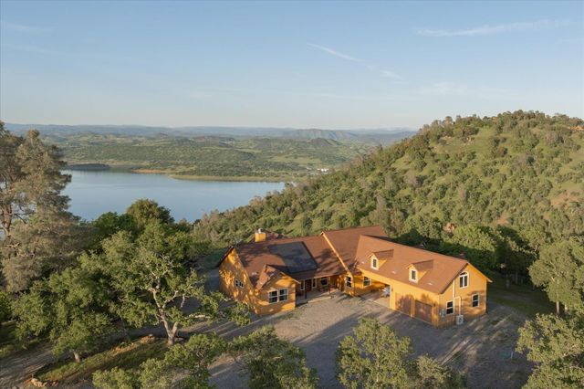 6399 Filly Ln, Angels Camp, CA 95222