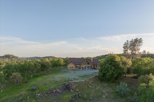 6399 Filly Ln, Angels Camp, CA 95222