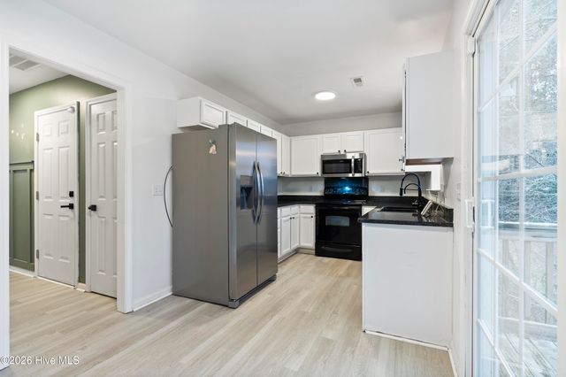 3025 Oakwood Drive, Jacksonville, NC 28546