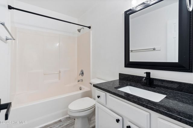 3025 Oakwood Drive, Jacksonville, NC 28546