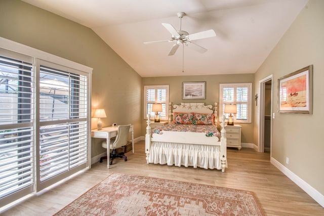 18 Edinburgh Drive, Palm Beach Gardens, FL 33418