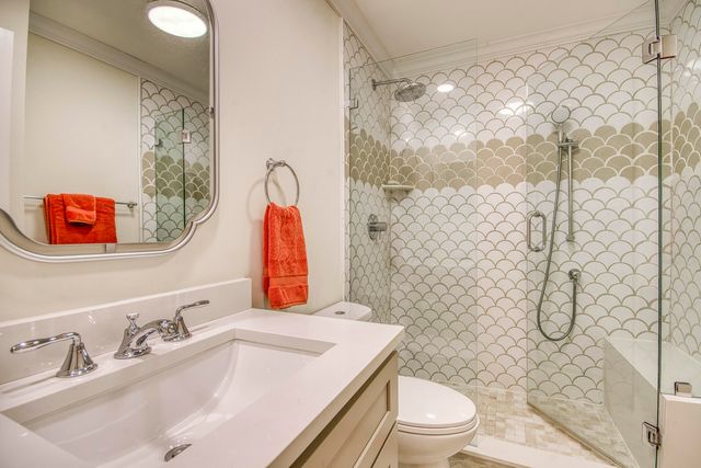 18 Edinburgh Drive, Palm Beach Gardens, FL 33418