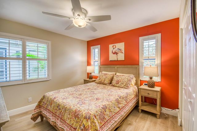 18 Edinburgh Drive, Palm Beach Gardens, FL 33418