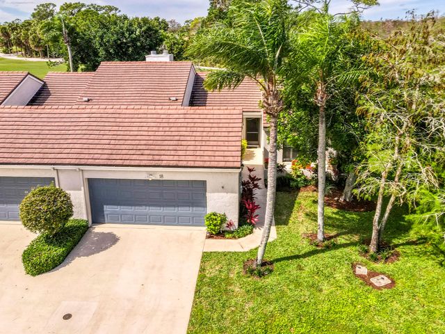 18 Edinburgh Drive, Palm Beach Gardens, FL 33418