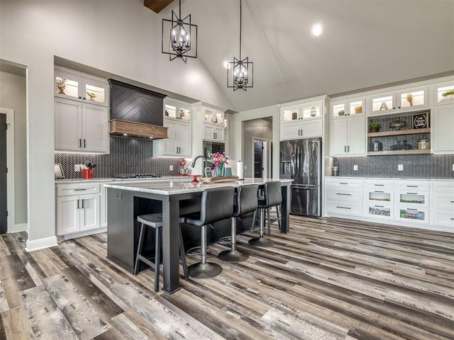2214 W Cole Drive, Mustang, OK 73064