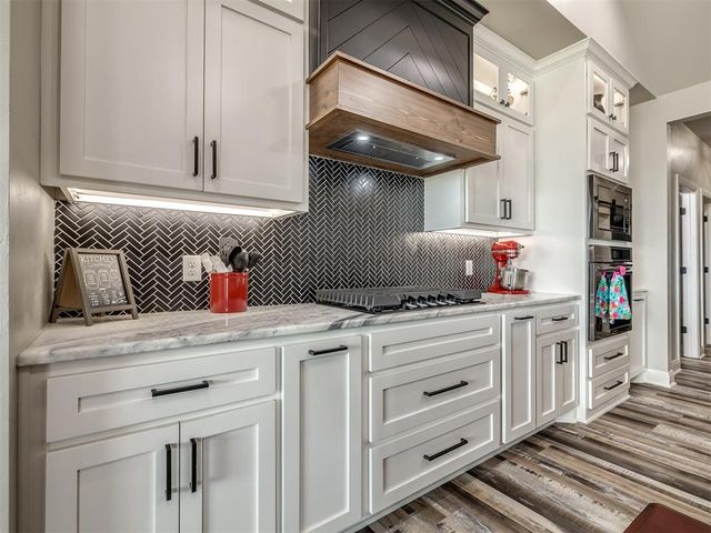 2214 W Cole Drive, Mustang, OK 73064