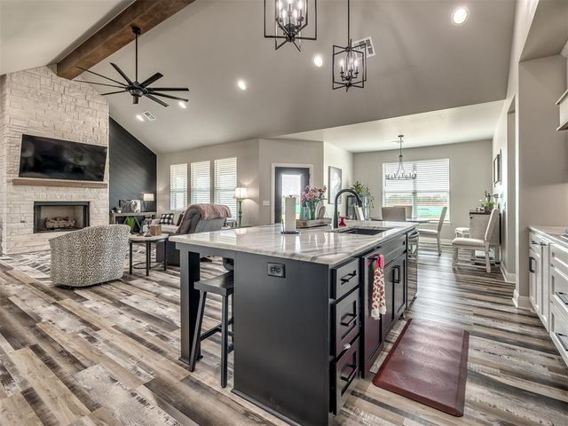 2214 W Cole Drive, Mustang, OK 73064