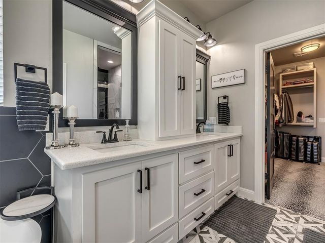 2214 W Cole Drive, Mustang, OK 73064