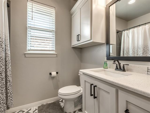 2214 W Cole Drive, Mustang, OK 73064
