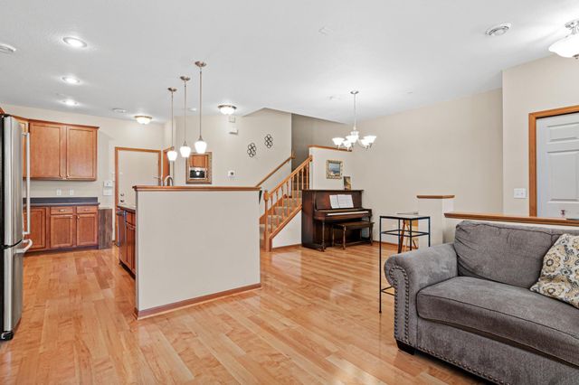 4828 Bisset Lane 8505, Inver Grove Heights, MN 55076
