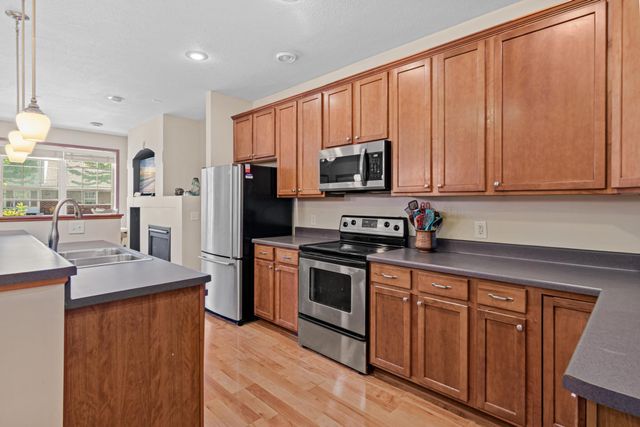 4828 Bisset Lane 8505, Inver Grove Heights, MN 55076