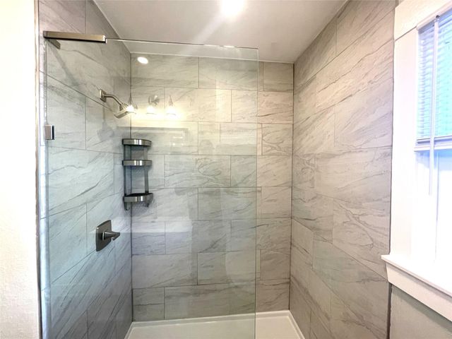 807 E Riverside DR A, Austin, TX 78704