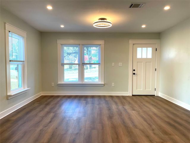 807 E Riverside DR A, Austin, TX 78704