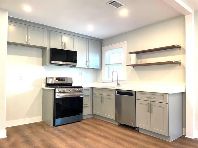 807 E Riverside DR A, Austin, TX 78704