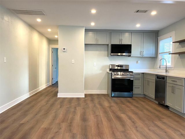 807 E Riverside DR A, Austin, TX 78704