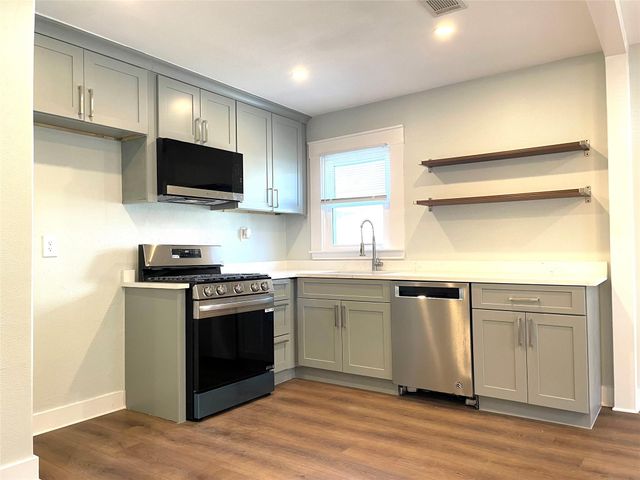 807 E Riverside DR A, Austin, TX 78704