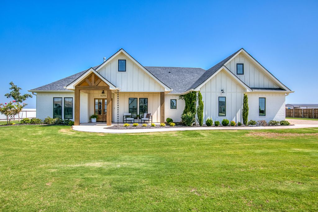 8296 Chad Road, San Angelo, TX 76905