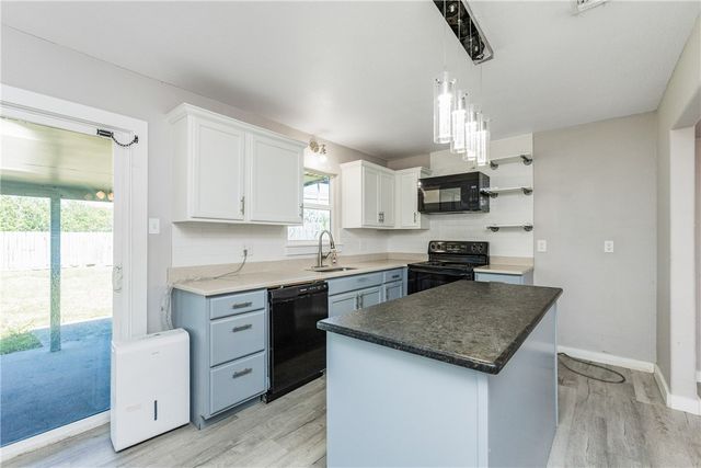 338 Belmont Dr SW, Corpus Christi, TX 78418