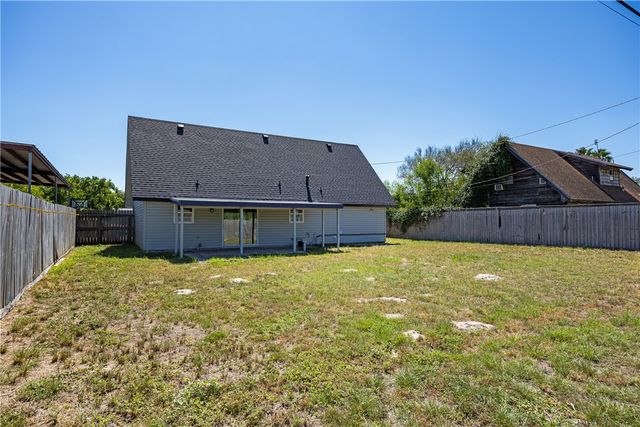 338 Belmont Dr SW, Corpus Christi, TX 78418