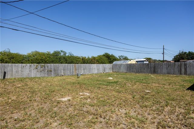 338 Belmont Dr SW, Corpus Christi, TX 78418