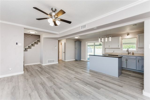 338 Belmont Dr SW, Corpus Christi, TX 78418