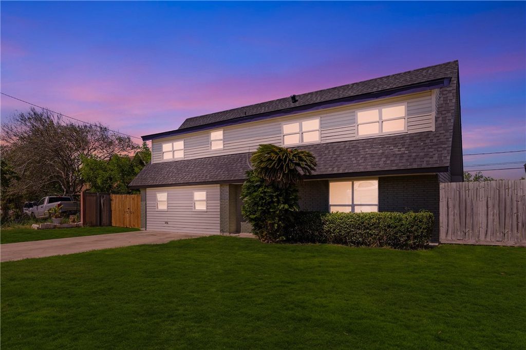 338 Belmont Dr SW, Corpus Christi, TX 78418