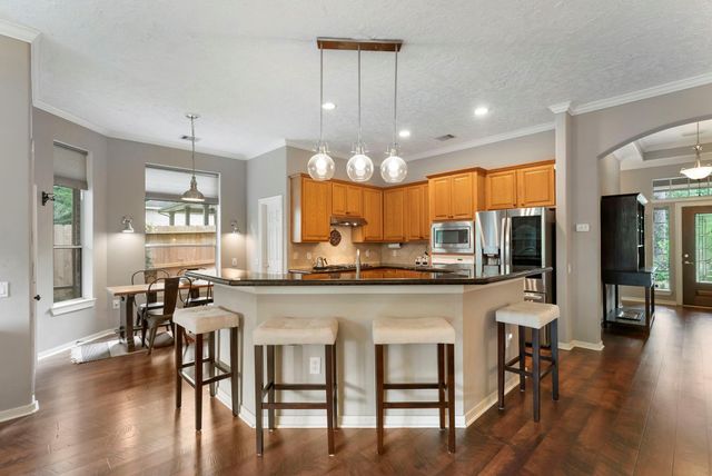 74 Shannon Green Court, The Woodlands, TX 77384