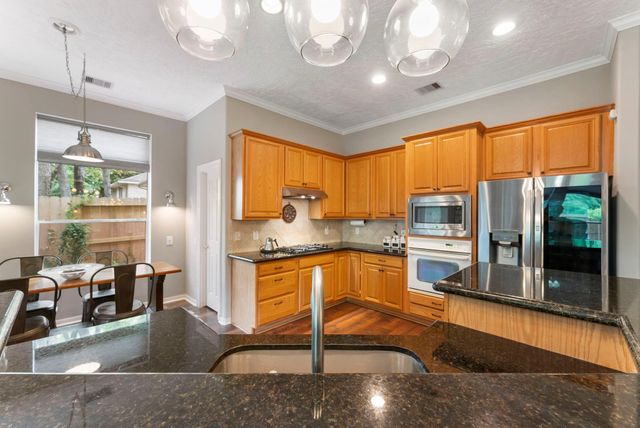 74 Shannon Green Court, The Woodlands, TX 77384