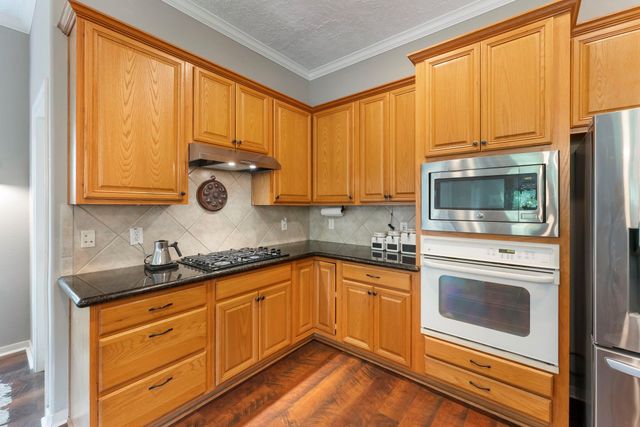 74 Shannon Green Court, The Woodlands, TX 77384