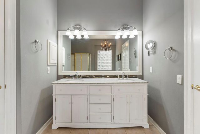 74 Shannon Green Court, The Woodlands, TX 77384