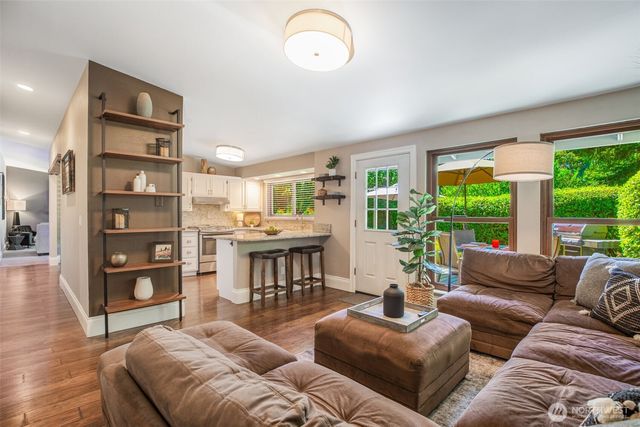 1905 216th Avenue SE, Sammamish, WA 98075