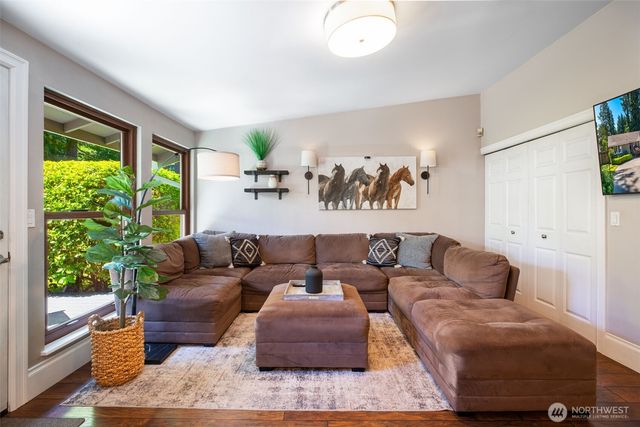 1905 216th Avenue SE, Sammamish, WA 98075