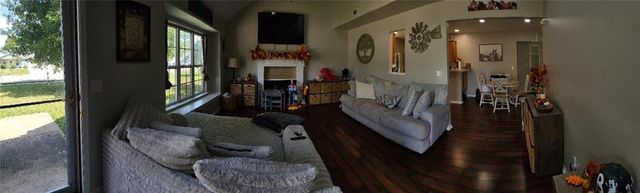 790 Myers Drive, Tonganoxie, KS 66086
