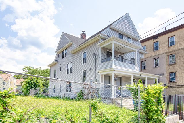 180 Willow Street 1st FL, Waterbury, CT 06710