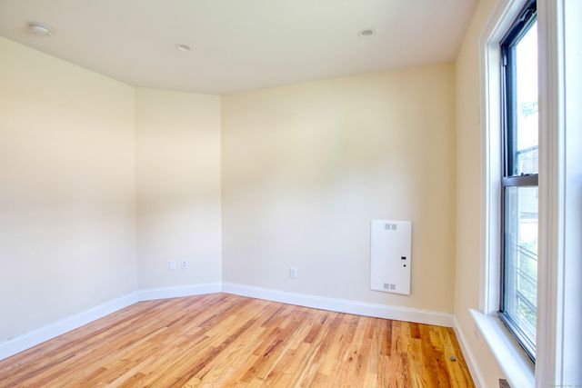 180 Willow Street 1st FL, Waterbury, CT 06710