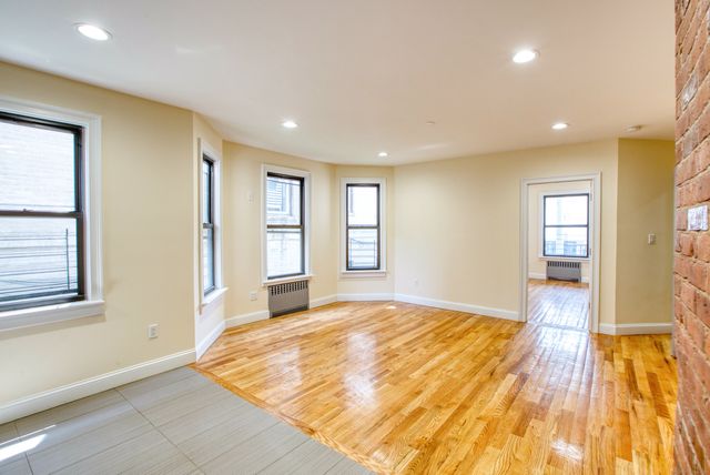 180 Willow Street 1st FL, Waterbury, CT 06710