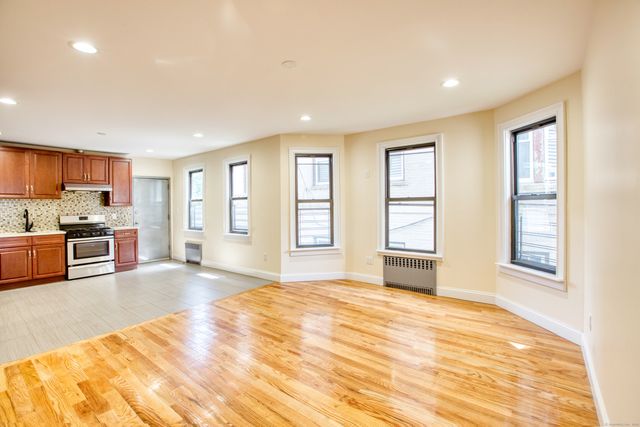 180 Willow Street 1st FL, Waterbury, CT 06710