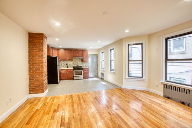 180 Willow Street 1st FL, Waterbury, CT 06710