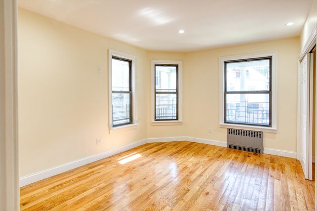 180 Willow Street 1st FL, Waterbury, CT 06710