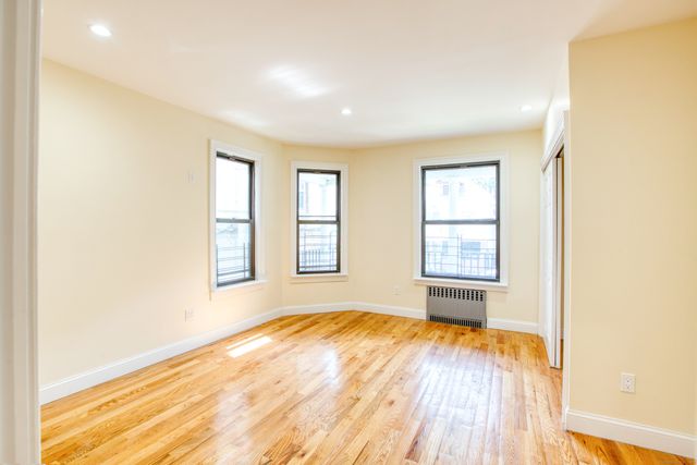 180 Willow Street 1st FL, Waterbury, CT 06710