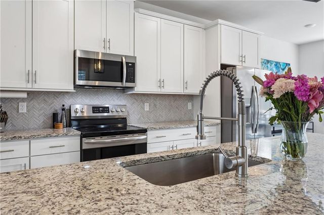 1510 Stanford LN, Newport News, VA 23608