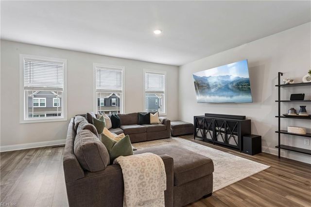 1510 Stanford LN, Newport News, VA 23608