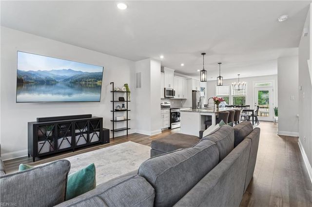 1510 Stanford LN, Newport News, VA 23608