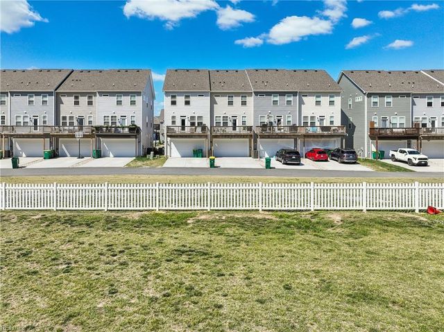 1510 Stanford LN, Newport News, VA 23608