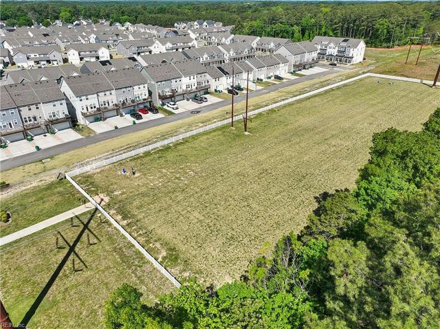 1510 Stanford LN, Newport News, VA 23608